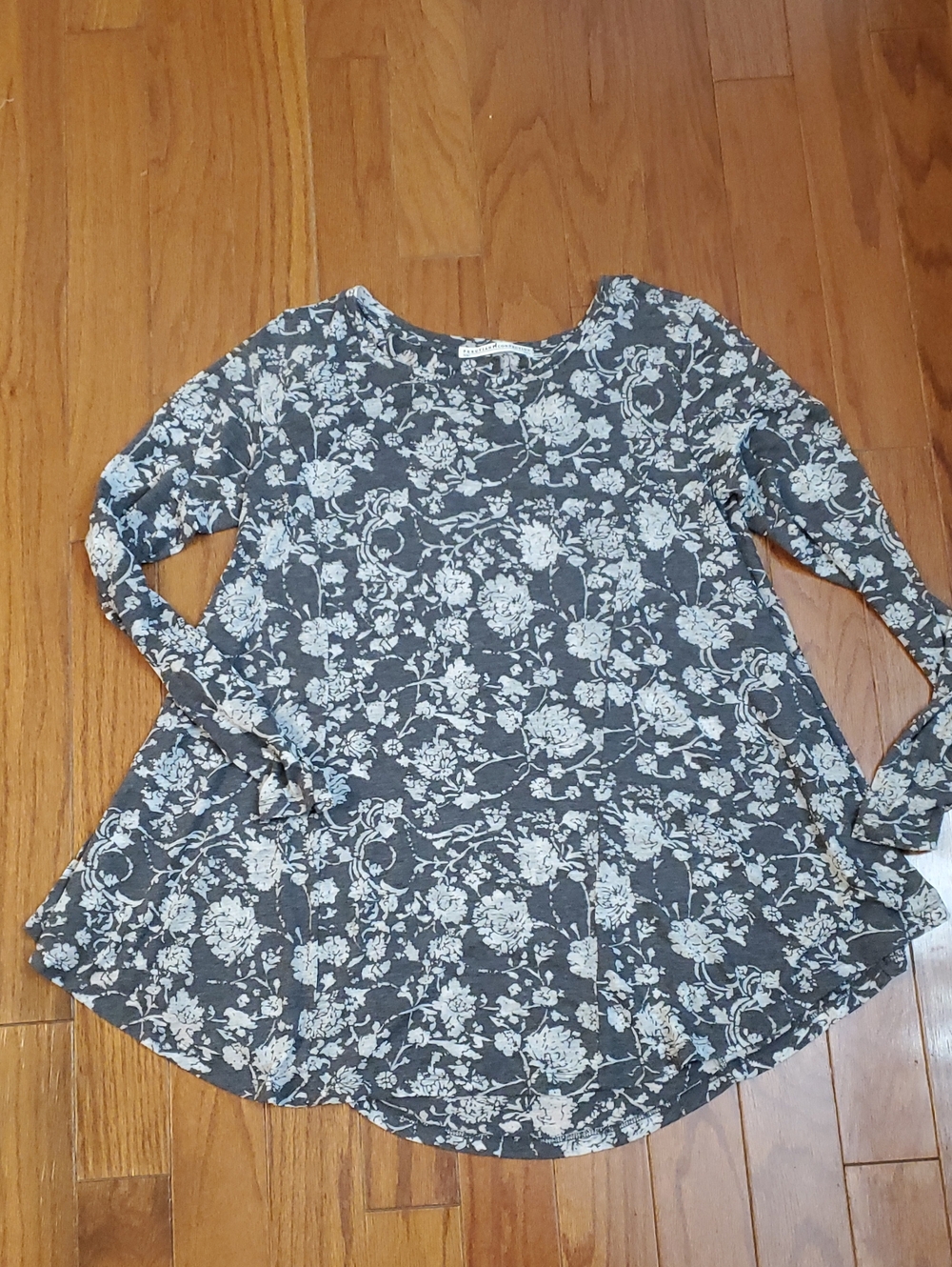 Peruvian Connection Floral Burnout Long Sleeve Swing Tunic Extra Small/Small